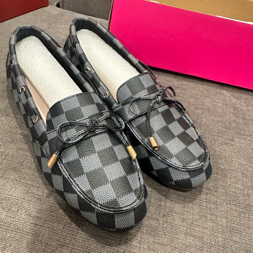 Checkered Loafers with Bow Accent